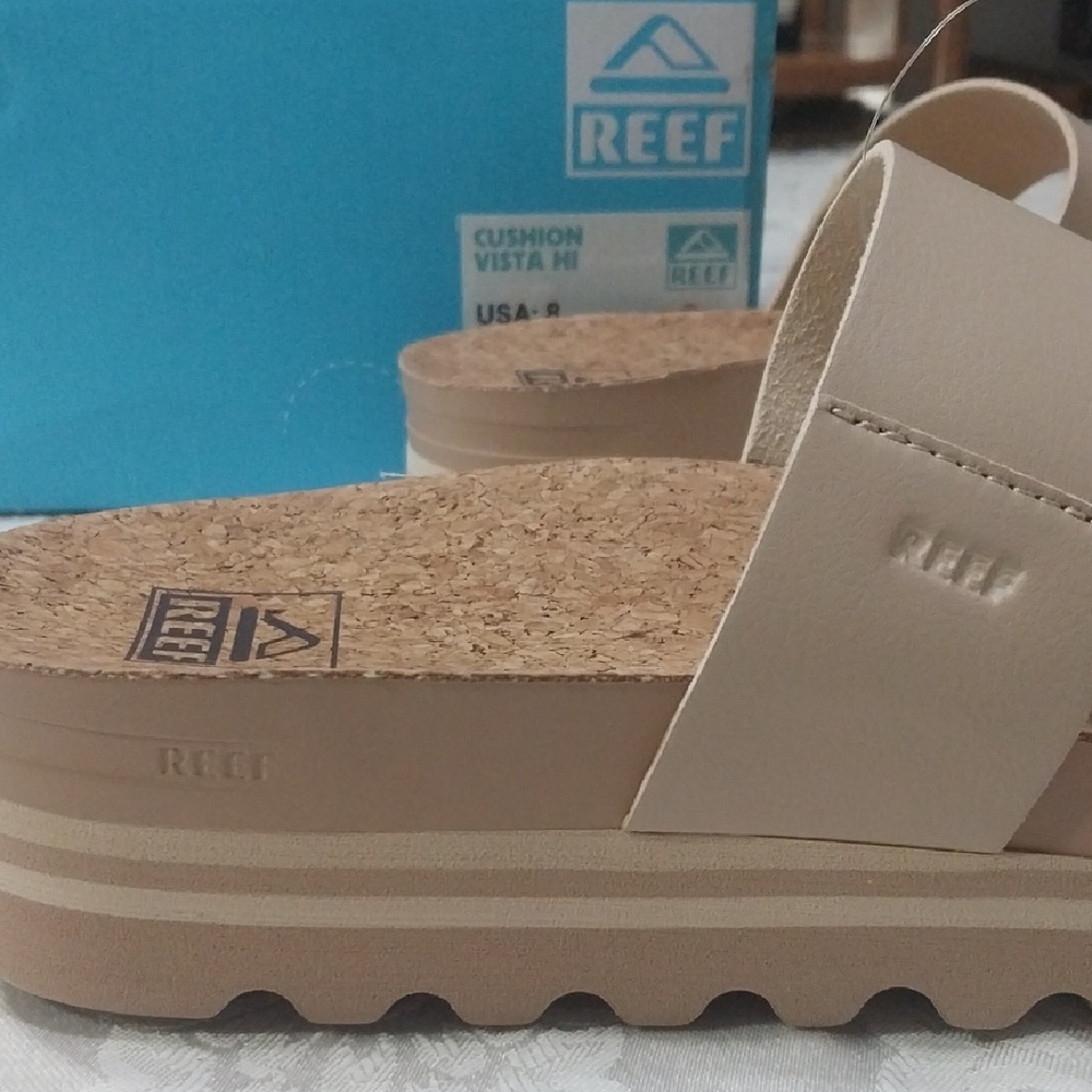 New Womens Size 8 Reef Tan Double Strap Cork Sandals. - Picture 5 of 8